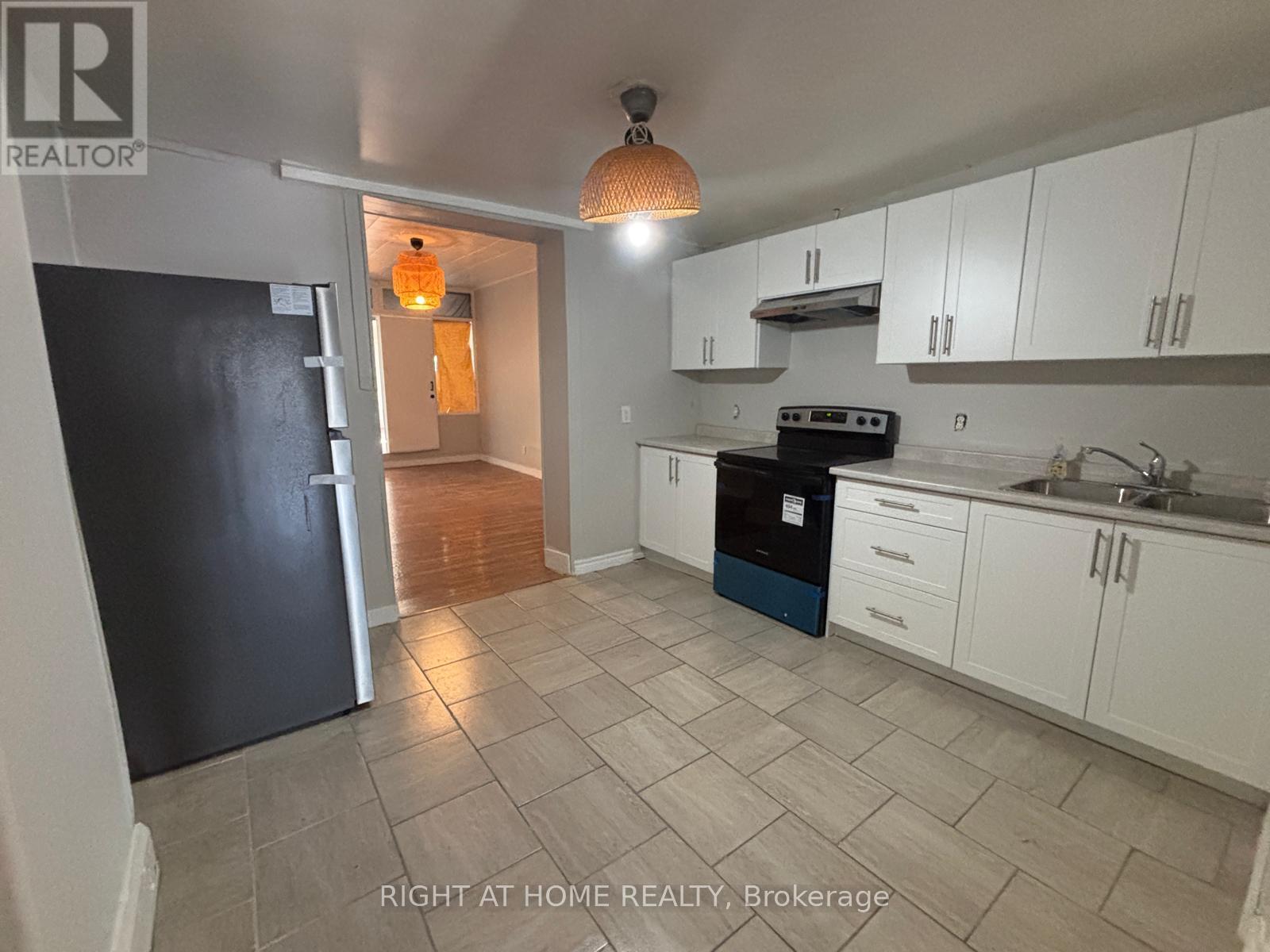Upper - 505 Oakwood Avenue, Toronto, Ontario M6E 2W9 - Photo 1 - C13805862