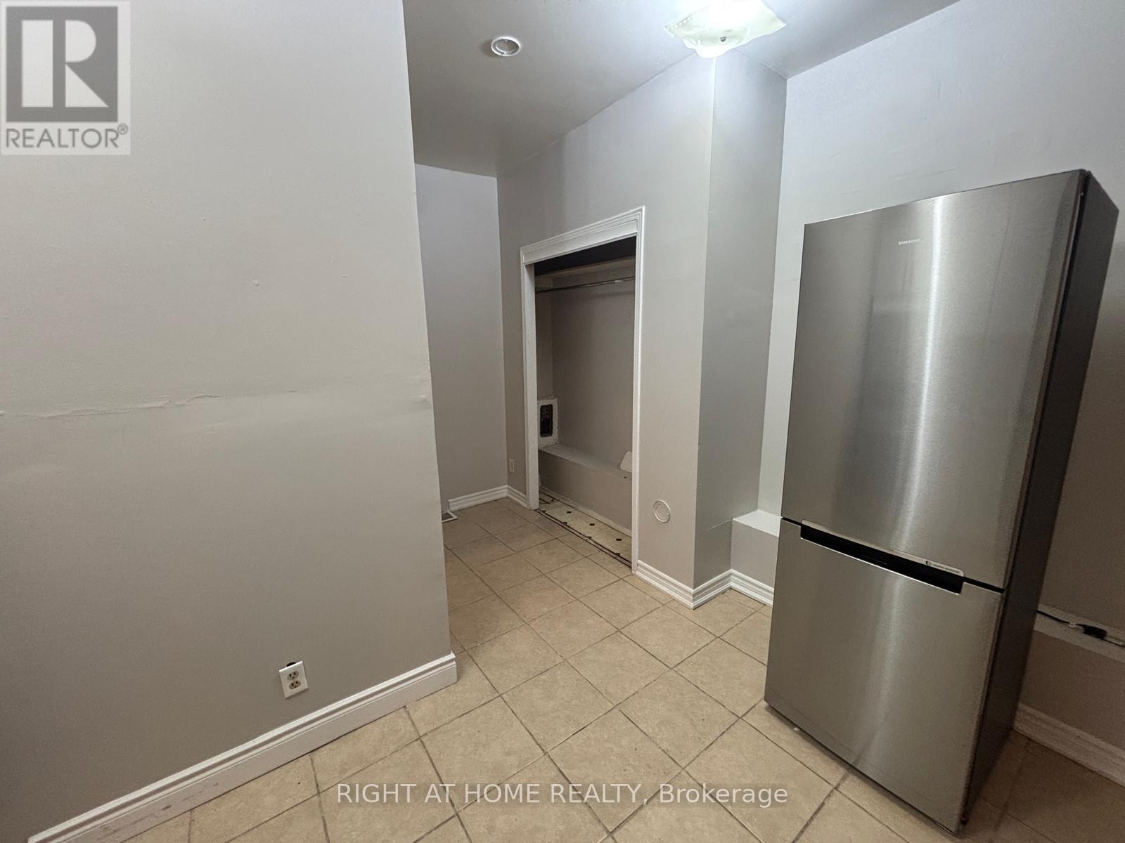 Main - 505 Oakwood Avenue, Toronto, Ontario  M6E 2W9 - Photo 5 - C13805864