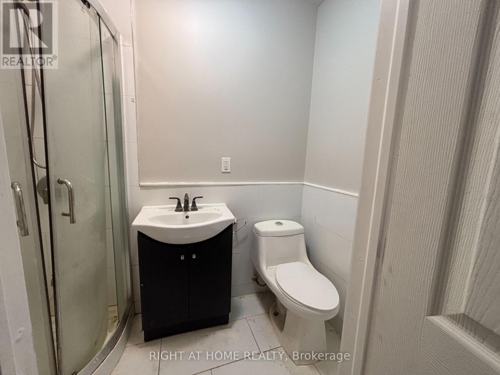 Upper A - 507 Oakwood Avenue, Toronto, Ontario  M6E 2W9 - Photo 6 - C13805866