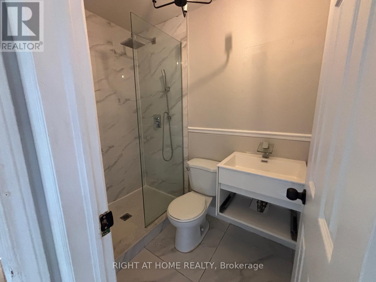 Unit 3 Upper - 503 Oakwood Avenue, Toronto, Ontario M6E 2W9 - Photo 7 - C13805872