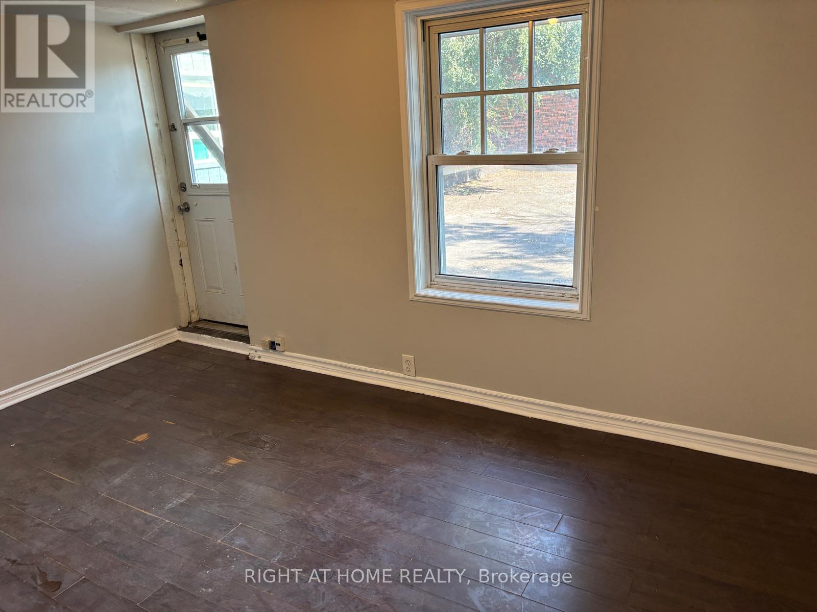 Unit 1 Upper - 503 Oakwood Avenue, Toronto, Ontario  M6E 2W9 - Photo 9 - C13805874