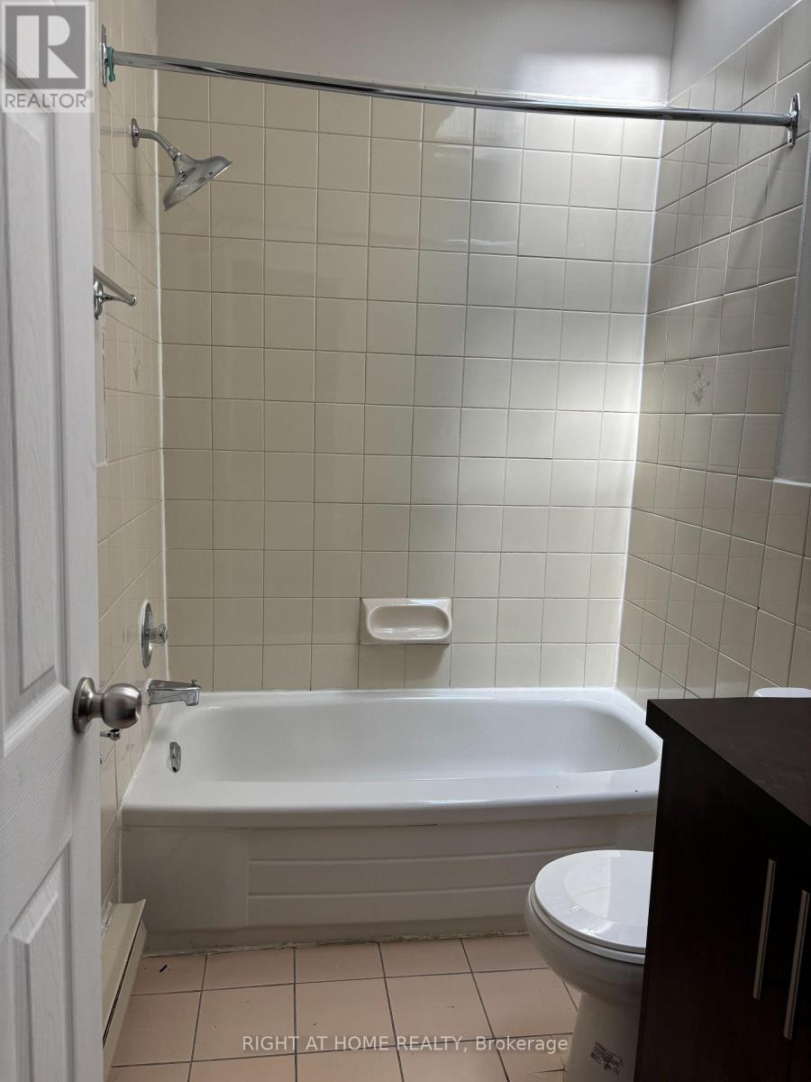 Unit 2 Upper - 503 Oakwood Avenue, Toronto, Ontario  M6E 2W9 - Photo 6 - C13805876