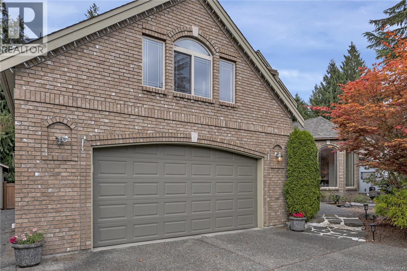 901 Savary Dr, Qualicum Beach, British Columbia