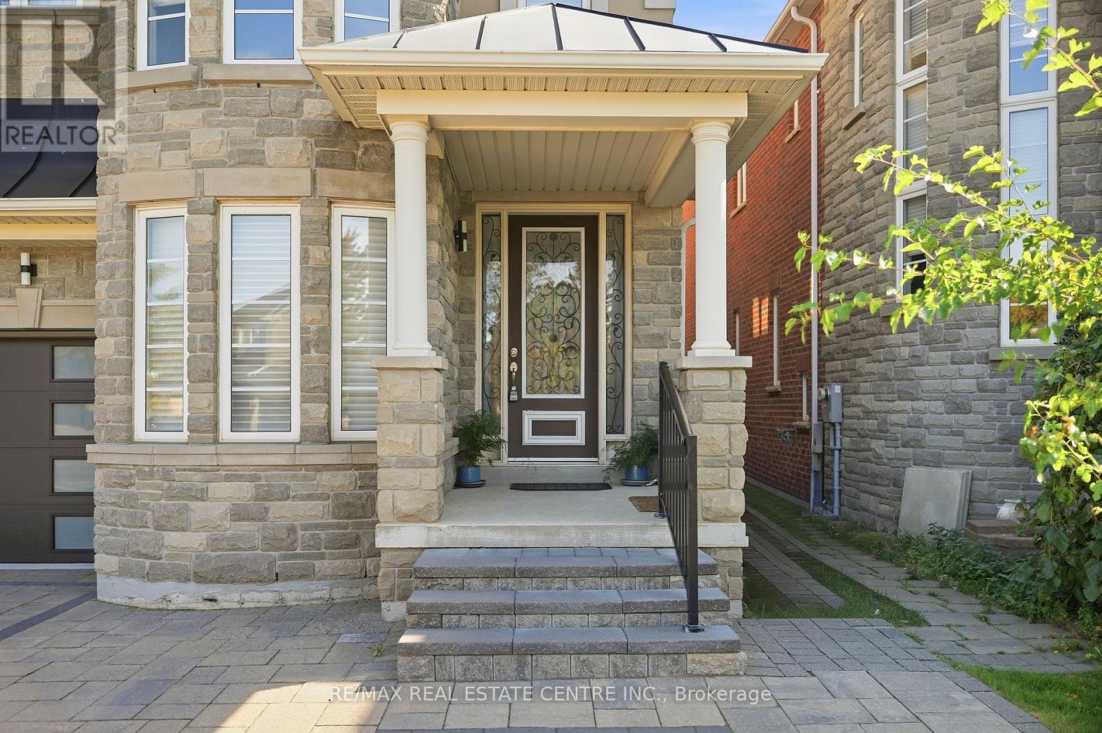 3290 Erin Centre Boulevard, Mississauga, Ontario  L5M 0K9 - Photo 4 - W13797720