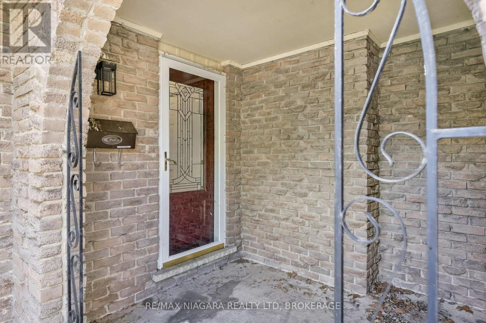 71 Glenayr Place, Welland, Ontario  L3C 3M6 - Photo 3 - X13793618