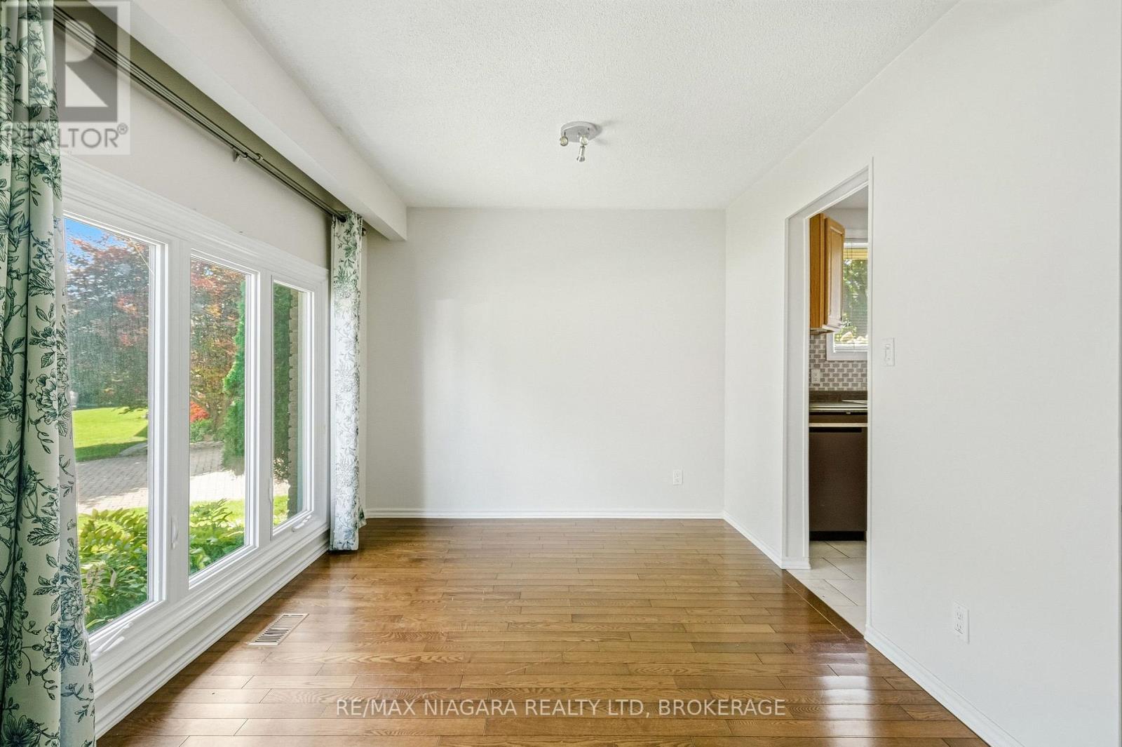 71 Glenayr Place, Welland, Ontario  L3C 3M6 - Photo 8 - X13793618
