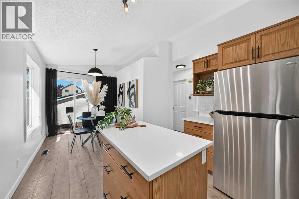 53 Mt Aberdeen Circle Se, Calgary, Alberta  T2Z 3H1 - Photo 10 - A2346105