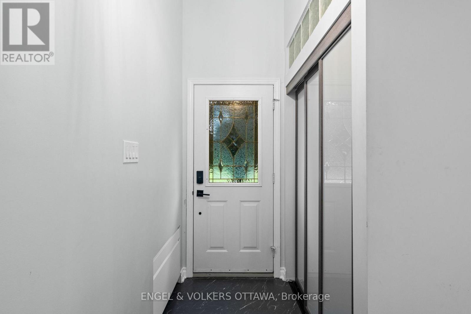 20 Parthia Avenue, Ottawa, Ontario  K2E 5J9 - Photo 4 - X13774520
