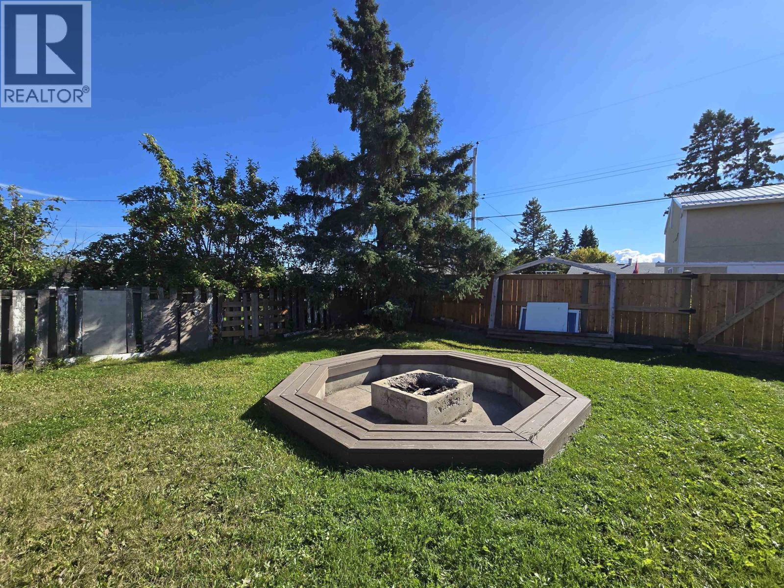 8111 96 AVENUE photo 36