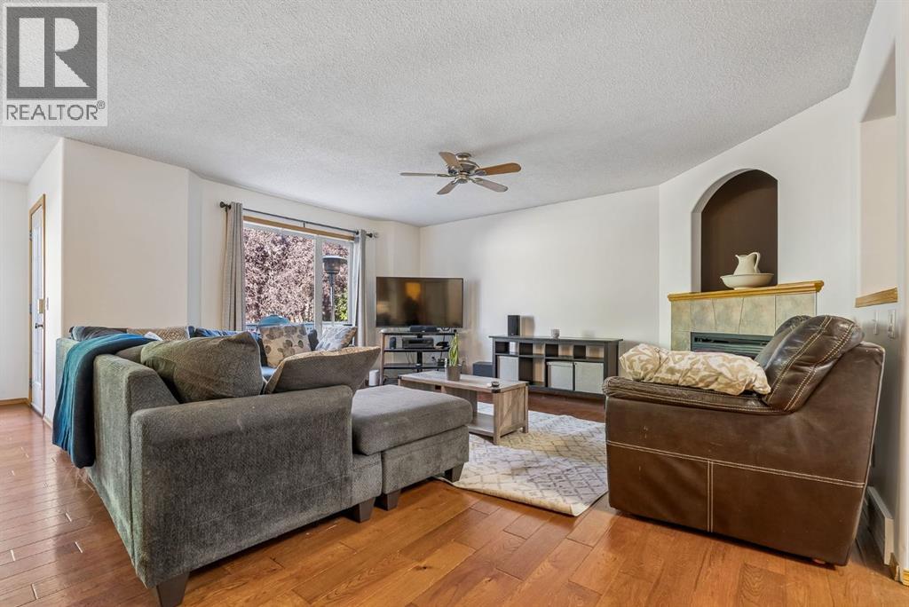8 Fairways Place NW, Airdrie, Alberta  T4B 2R7 - Photo 5 - A2346671