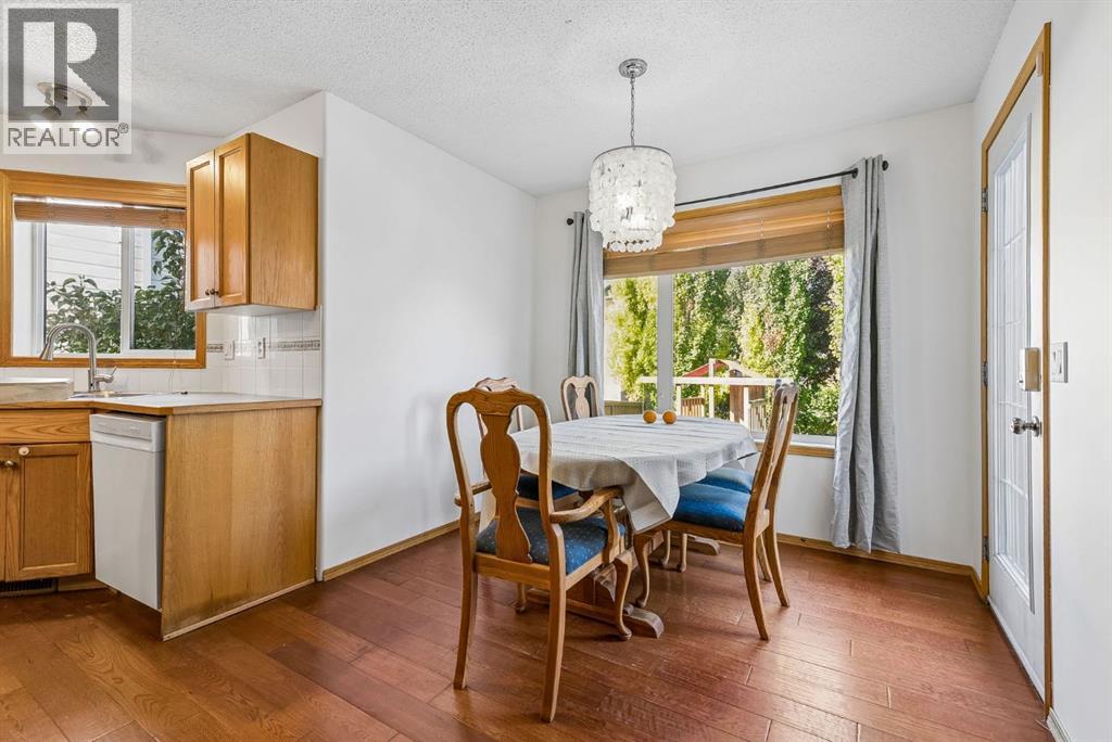 8 Fairways Place NW, Airdrie, Alberta  T4B 2R7 - Photo 6 - A2346671