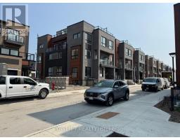 22 - 14 LYTHAM GREEN CIRCLE, Newmarket, Ontario