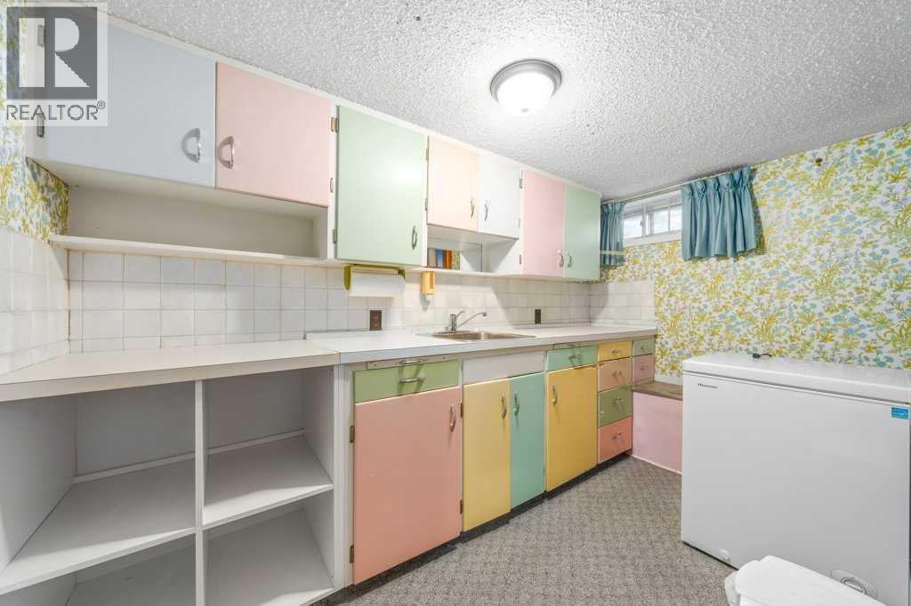 251 12 Street Se, Medicine Hat, Alberta  T1A 1V4 - Photo 24 - A2346503