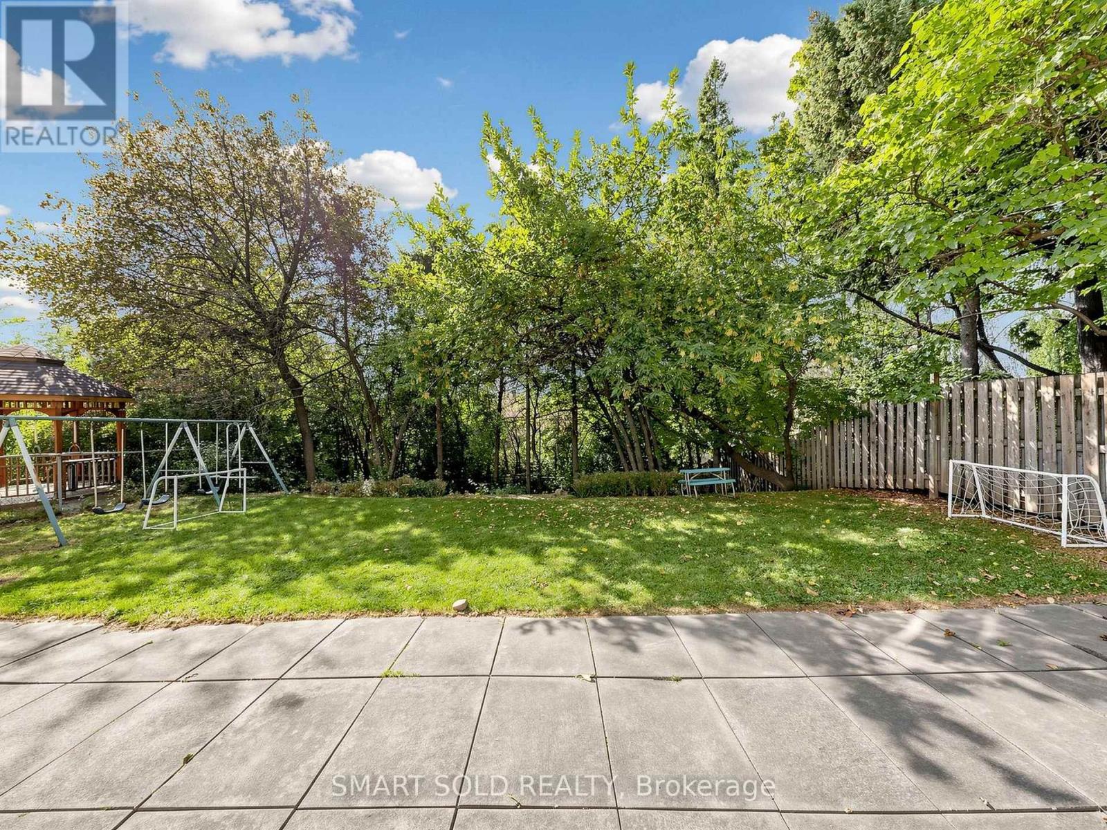 210 Shaughnessy Boulevard, Toronto, Ontario  M2J 1K4 - Photo 25 - C13799968