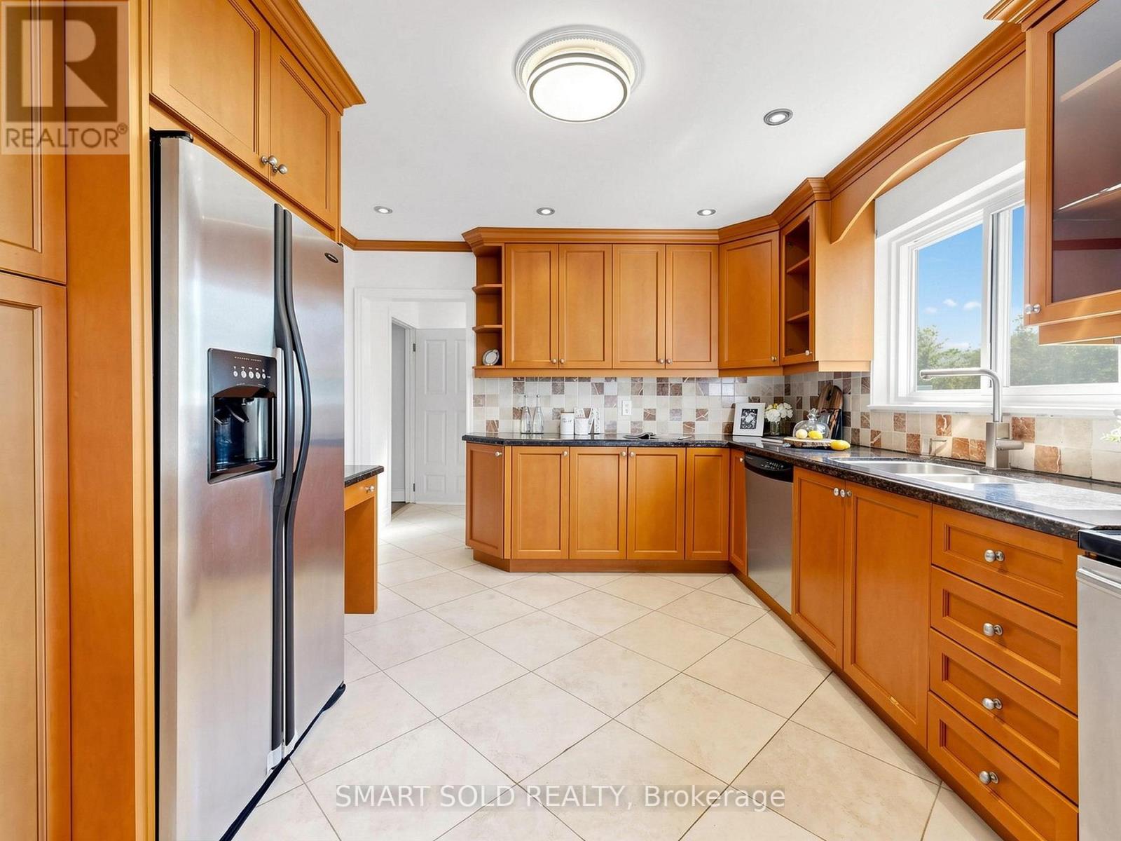 210 Shaughnessy Boulevard, Toronto, Ontario  M2J 1K4 - Photo 7 - C13799968