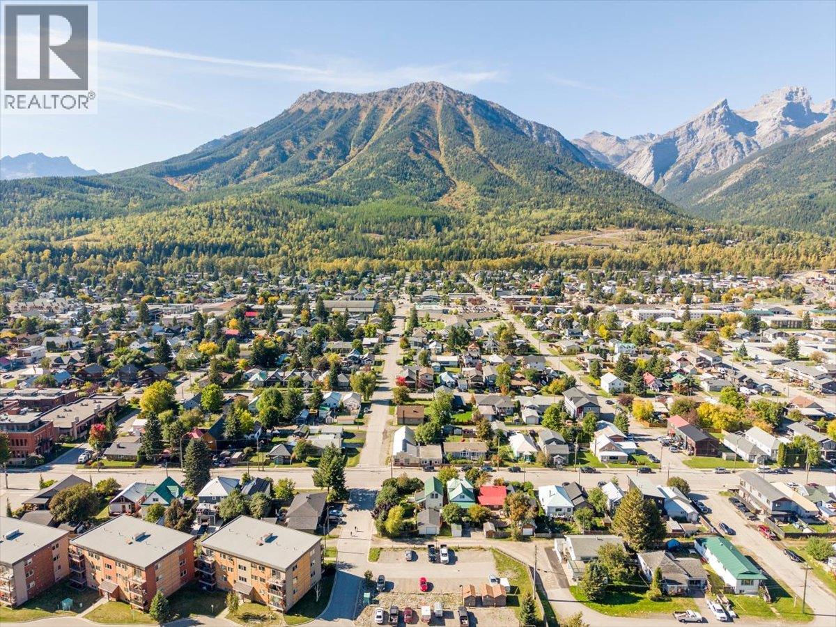 1112 2nd Avenue, Fernie, British Columbia  V0B 1M0 - Photo 47 - 10401378