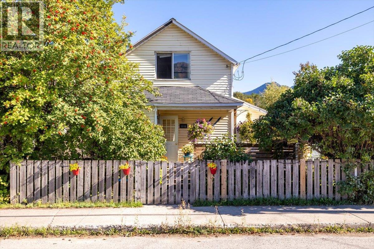 1112 2nd Avenue, Fernie, British Columbia  V0B 1M0 - Photo 2 - 10401378