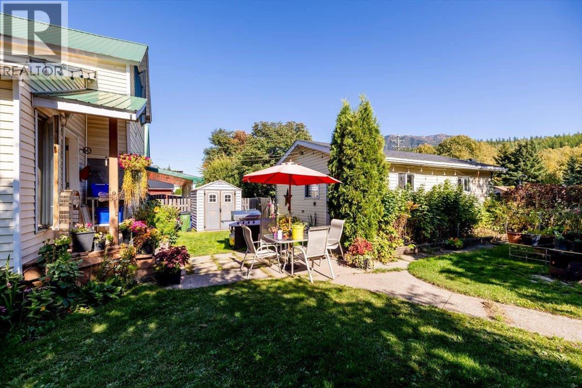 1112 2nd Avenue, Fernie, British Columbia  V0B 1M0 - Photo 37 - 10401378