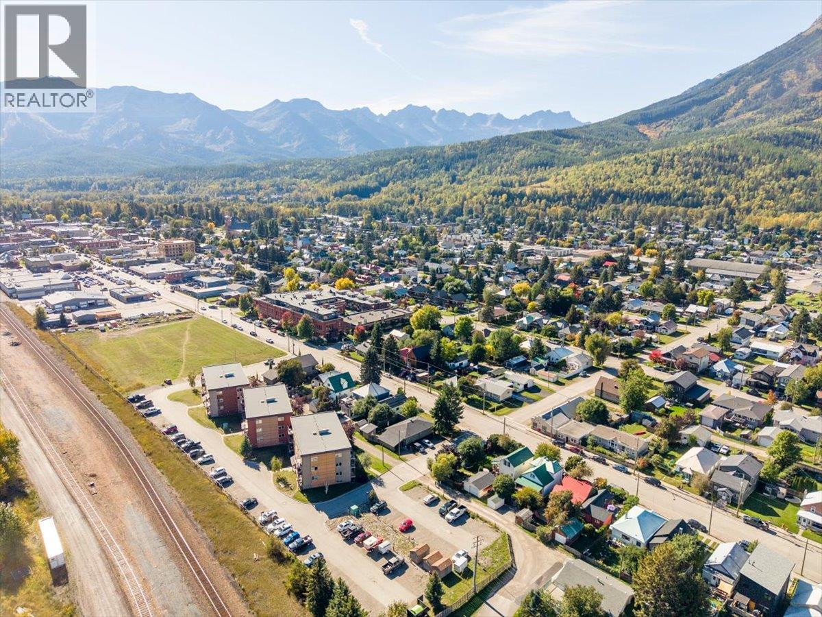 1112 2nd Avenue, Fernie, British Columbia  V0B 1M0 - Photo 45 - 10401378