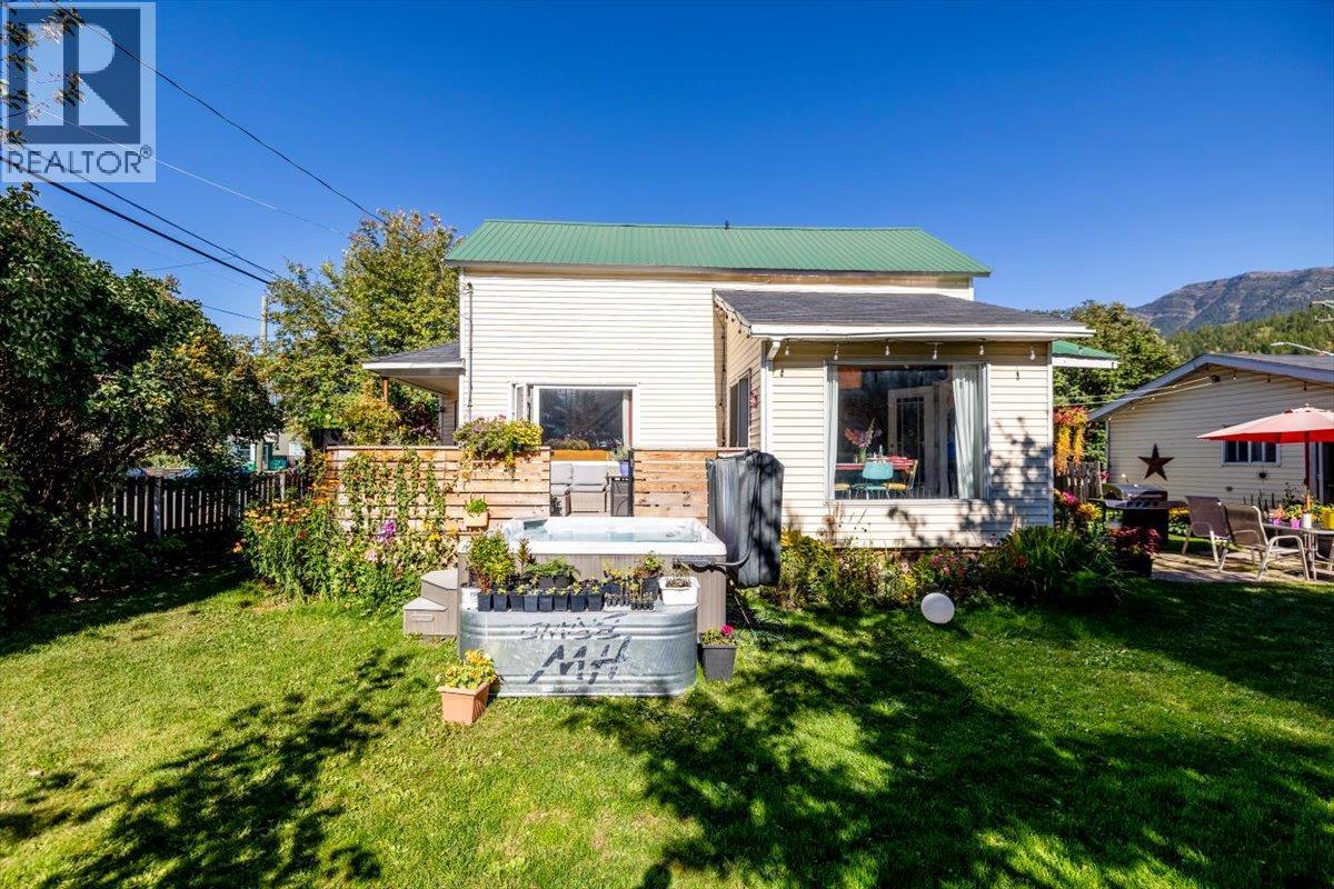 1112 2nd Avenue, Fernie, British Columbia  V0B 1M0 - Photo 32 - 10401378
