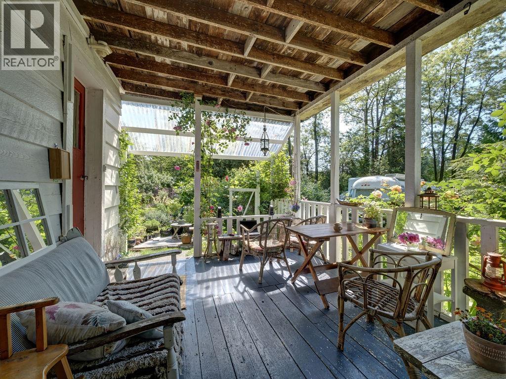 947 North Road, Gibsons, British Columbia  V0N 1V7 - Photo 4 - R3167459