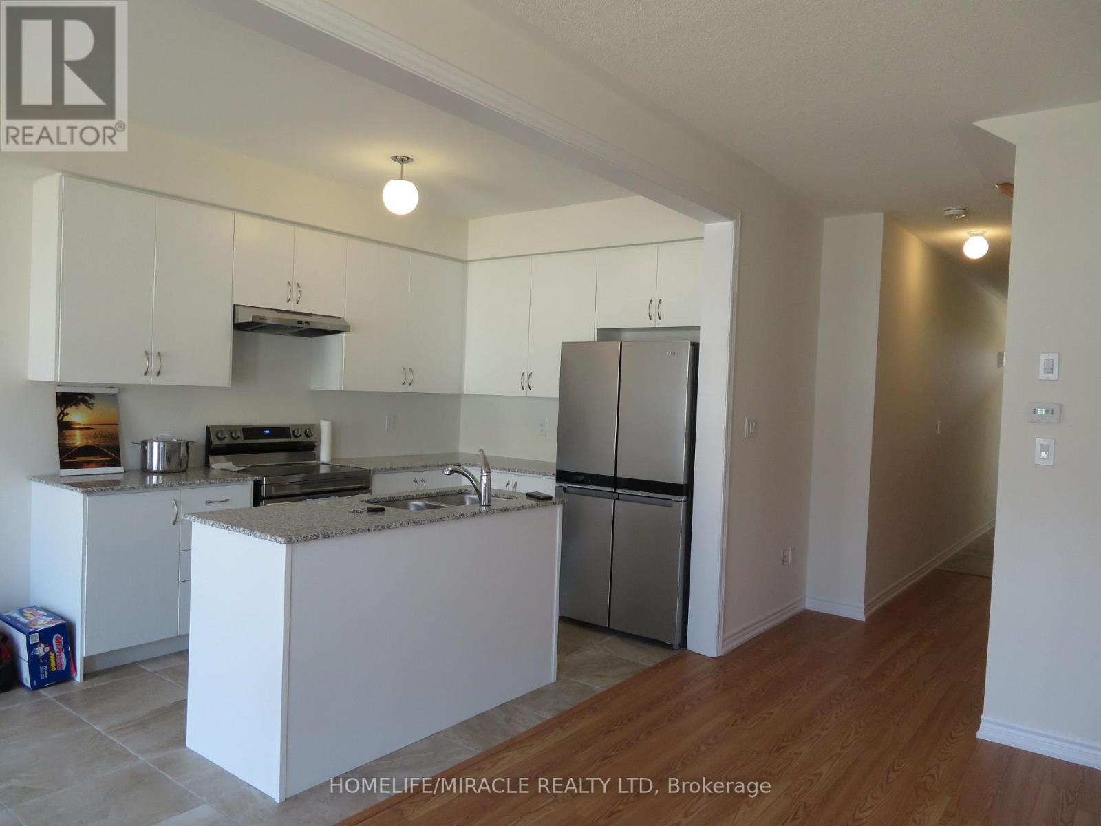 36 Valleybrook Road, Barrie, Ontario  L9J 0L5 - Photo 2 - S13805998