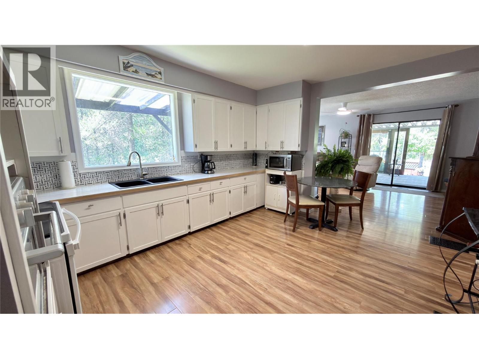 656 Strathmore Avenue, Greenwood, British Columbia  V0H 1J0 - Photo 3 - 10394969