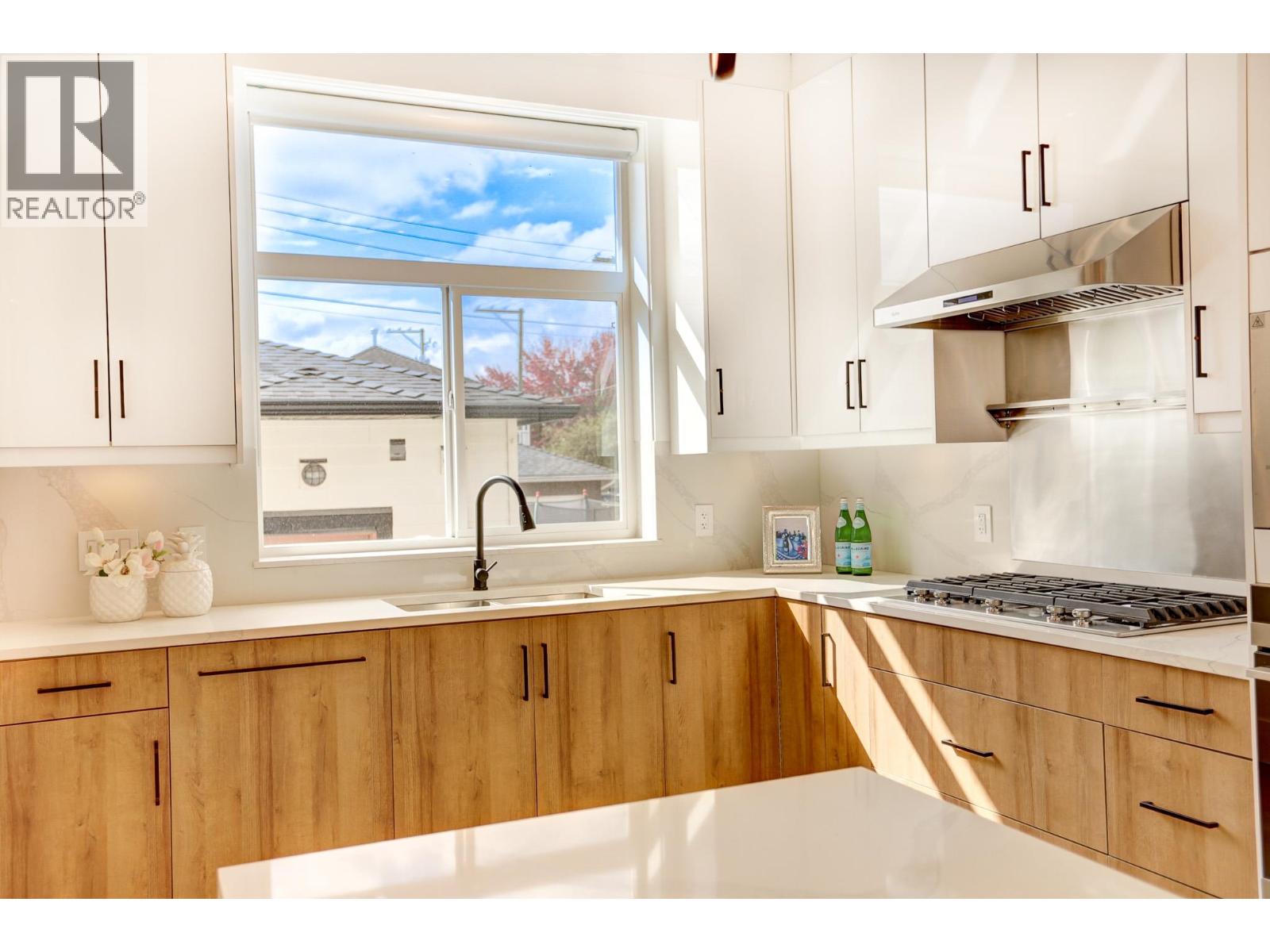 2026 E 32nd Avenue, Vancouver, British Columbia  V5N 3B8 - Photo 6 - R3165968