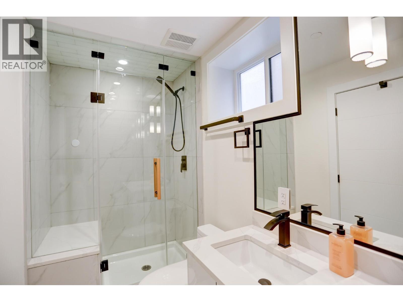 2026 E 32nd Avenue, Vancouver, British Columbia  V5N 3B8 - Photo 21 - R3165968