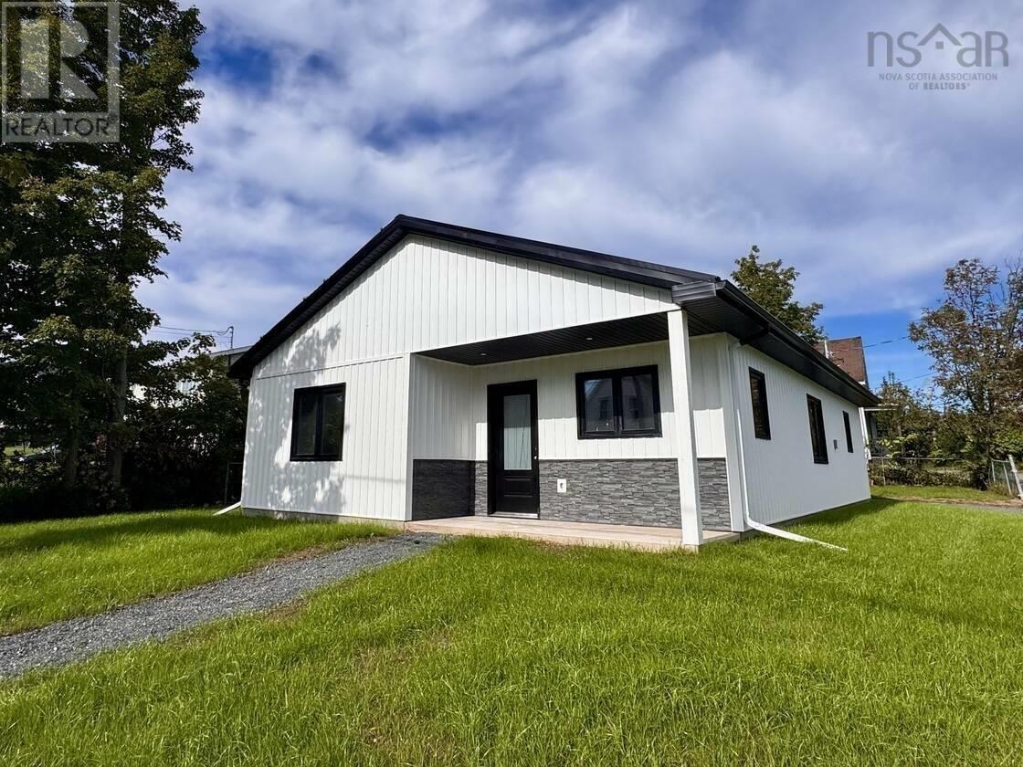 1722 N Main Street, Westville, Nova Scotia  B0K 0A8 - Photo 1 - 202623858