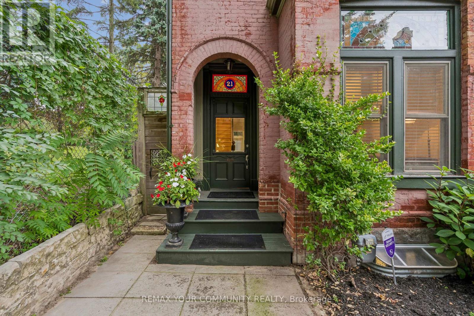 21 LAURIER AVENUE E, Toronto, Ontario