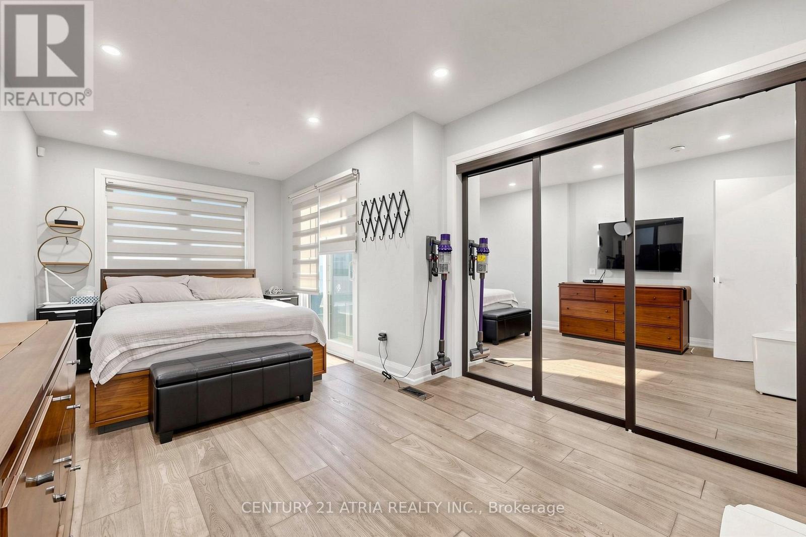 5 Bertmount Avenue, Toronto, Ontario  M4M 2X8 - Photo 21 - E13806034
