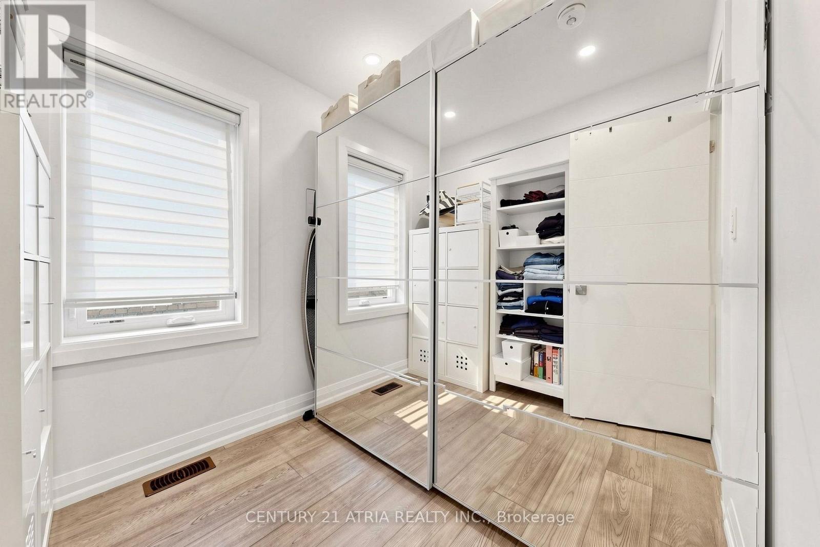 5 Bertmount Avenue, Toronto, Ontario  M4M 2X8 - Photo 30 - E13806034