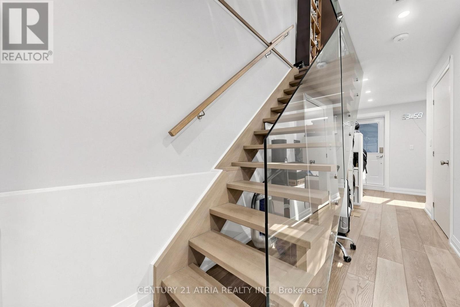 5 Bertmount Avenue, Toronto, Ontario  M4M 2X8 - Photo 33 - E13806034