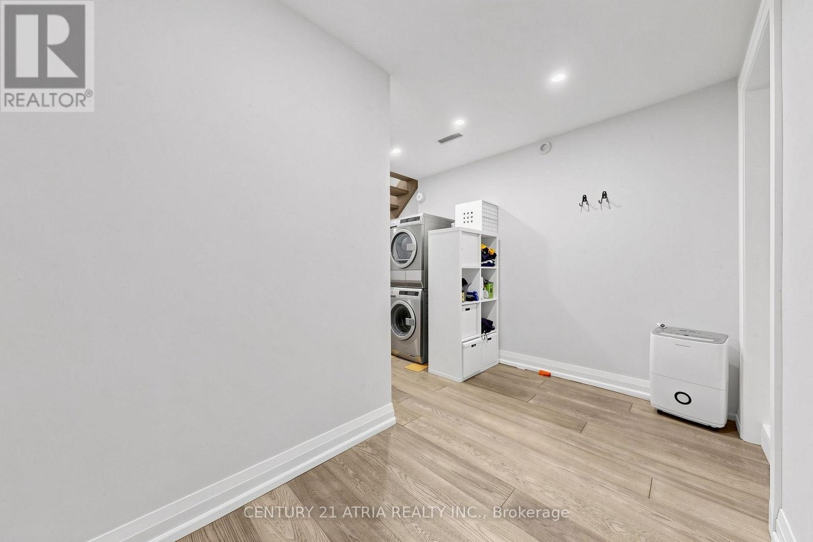 5 Bertmount Avenue, Toronto, Ontario  M4M 2X8 - Photo 35 - E13806034