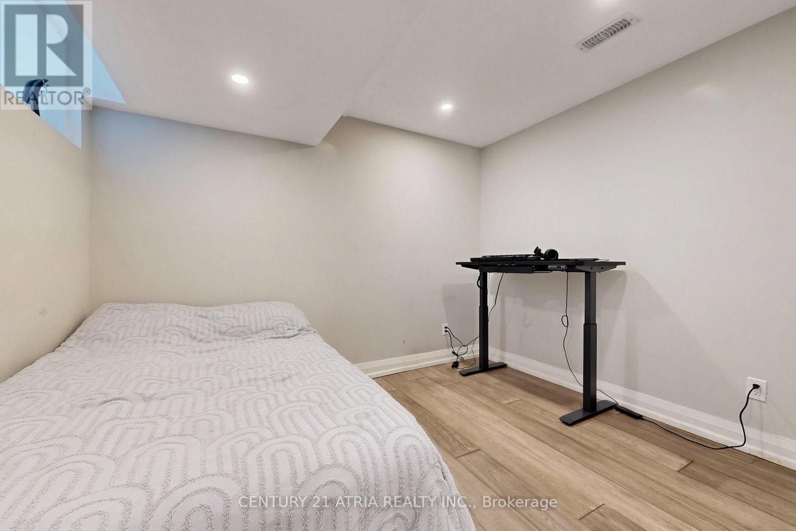 5 Bertmount Avenue, Toronto, Ontario  M4M 2X8 - Photo 38 - E13806034