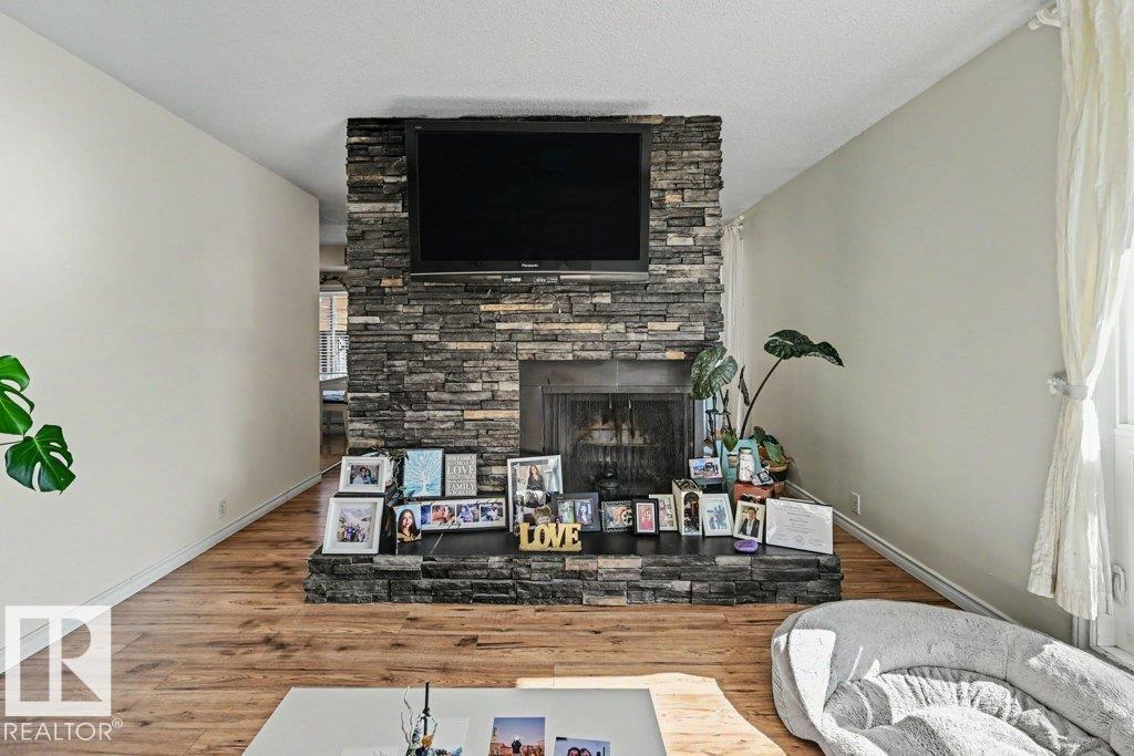 8708 25a Av Nw, Edmonton, Alberta  T6K 2W7 - Photo 9 - E4509570