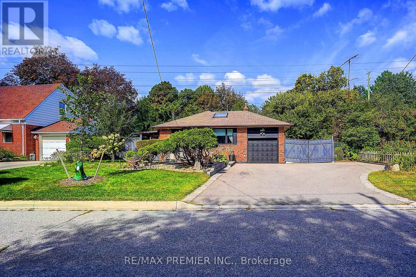 445 SELSEY DRIVE, Mississauga, Ontario
