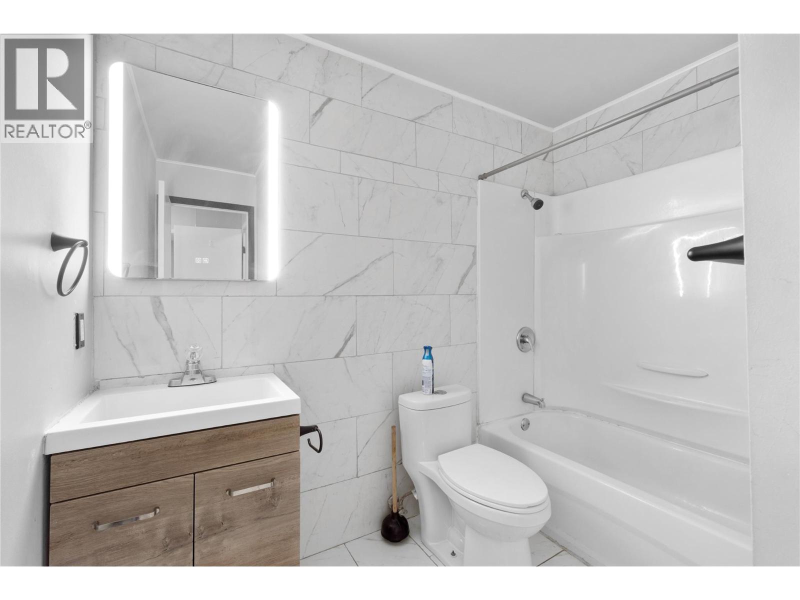 1595 Summit Drive Unit# 6, Kamloops, British Columbia  V2E 1E9 - Photo 9 - 10401335