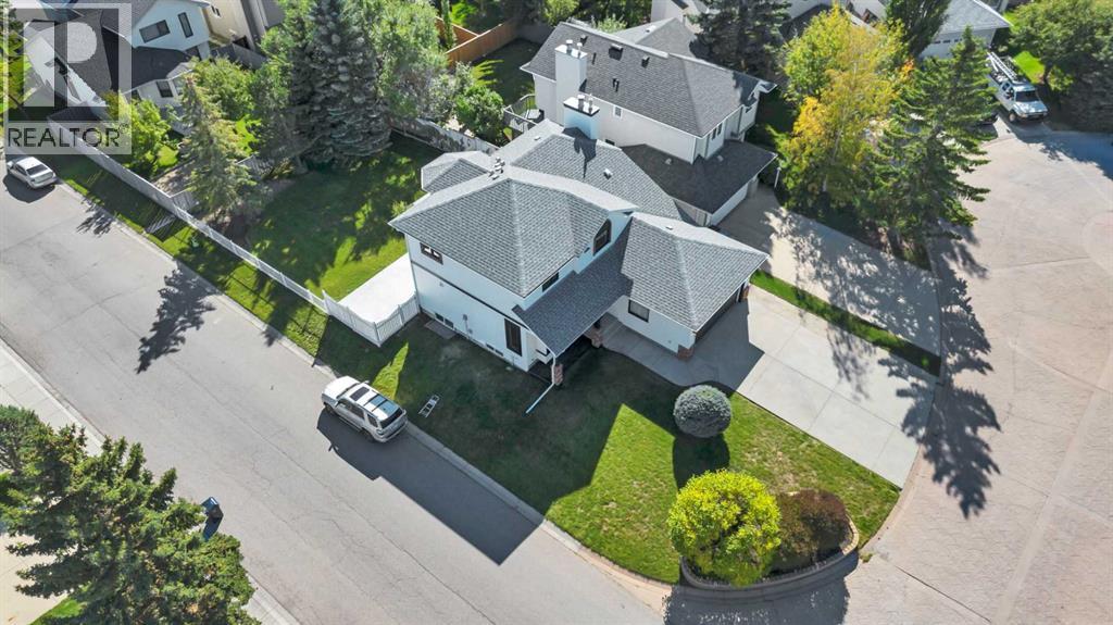 238 Hawktree Bay NW, Calgary, Alberta  T3G 2Z3 - Photo 47 - A2346500