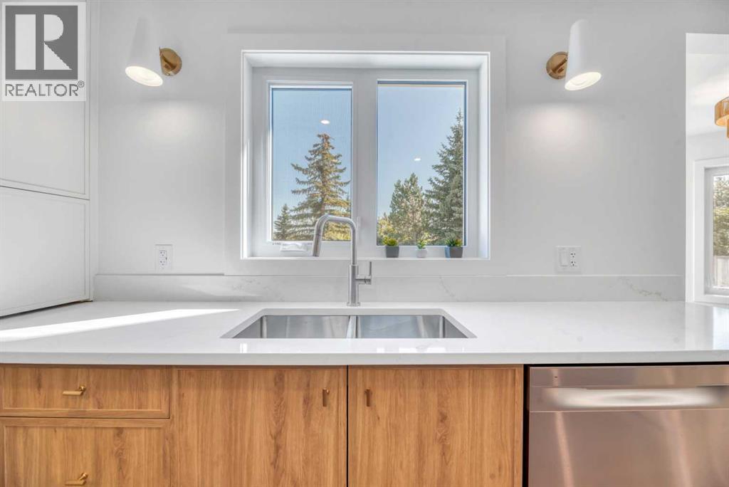 238 Hawktree Bay NW, Calgary, Alberta  T3G 2Z3 - Photo 19 - A2346500