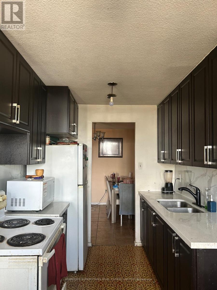 1410 - 15 Kensington Road, Brampton, Ontario  L6T 3W2 - Photo 3 - W13769954