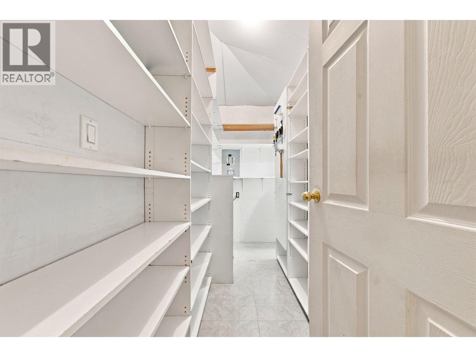 2161 Floralynn Crescent, North Vancouver, British Columbia  V7J 2W3 - Photo 17 - R3165518