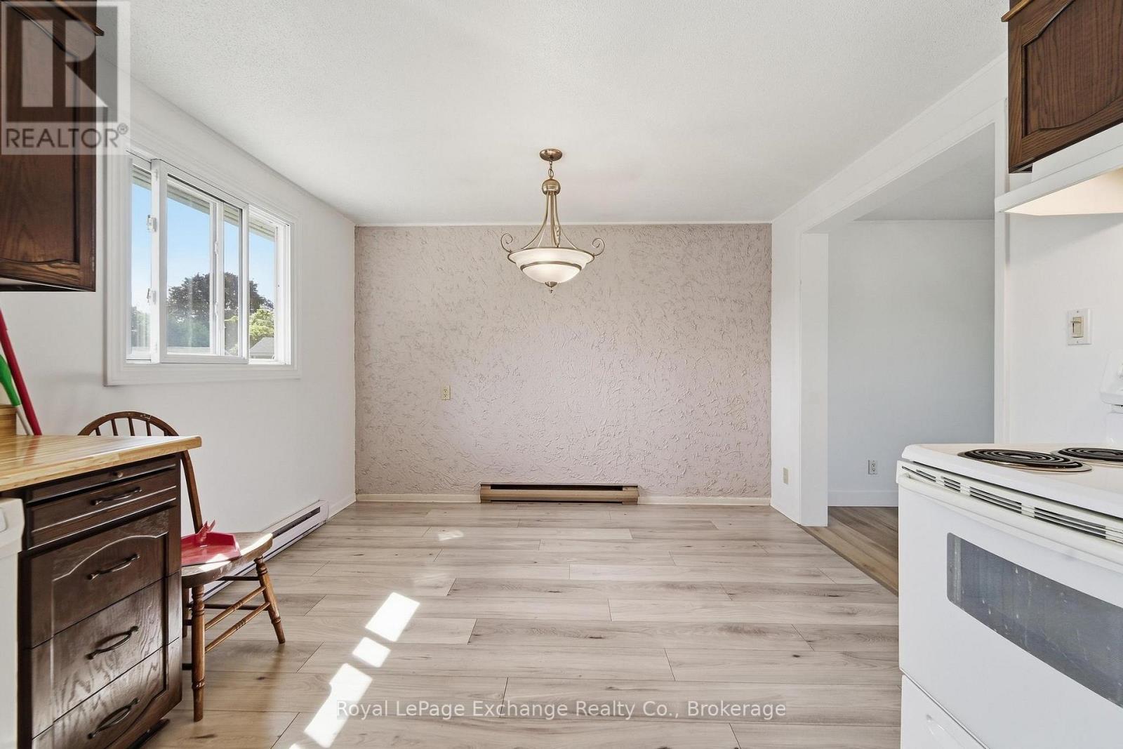 10 Inverness Street N, Kincardine, Ontario  N2Z 1J4 - Photo 6 - X13806234