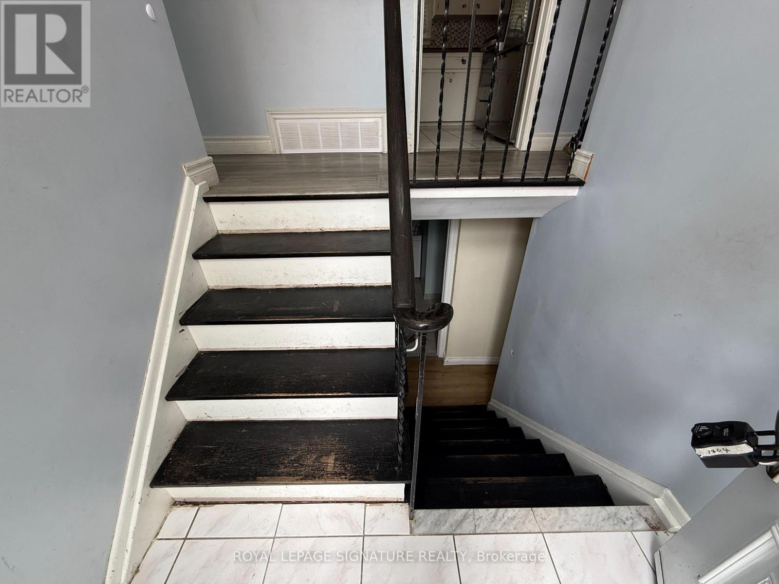 4 Wantanopa Crescent, Toronto, Ontario  M1H 2B3 - Photo 22 - E13806270