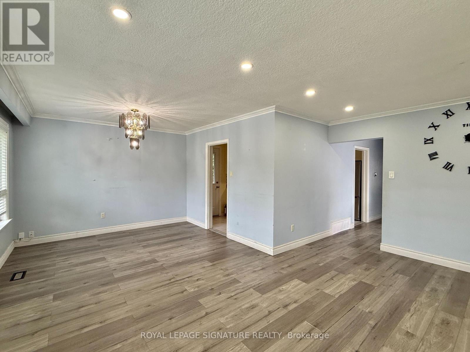 4 Wantanopa Crescent, Toronto, Ontario  M1H 2B3 - Photo 3 - E13806270