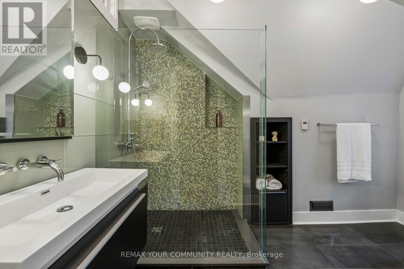 21 Laurier Avenue E, Toronto, Ontario  M4X 1S2 - Photo 37 - C13806058