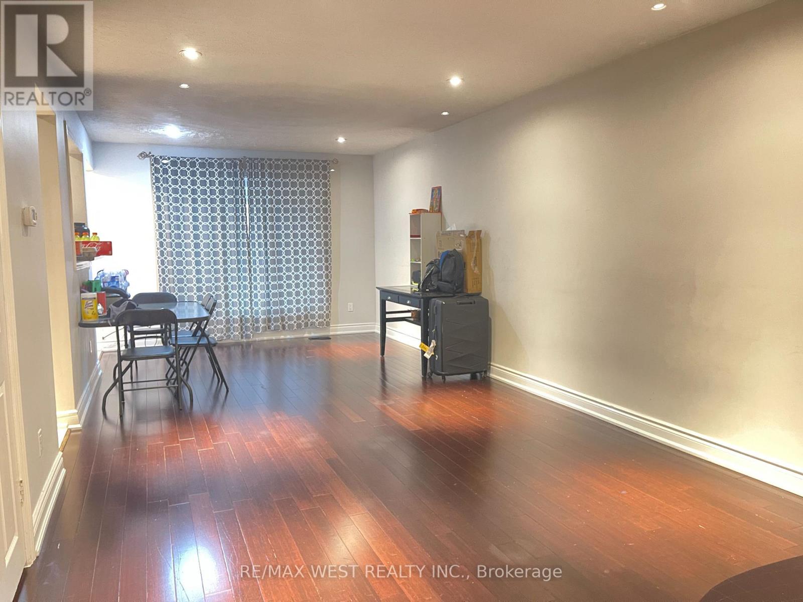 Upper - 25 Coronado Court, Toronto, Ontario  M9M 1S6 - Photo 17 - W13806198