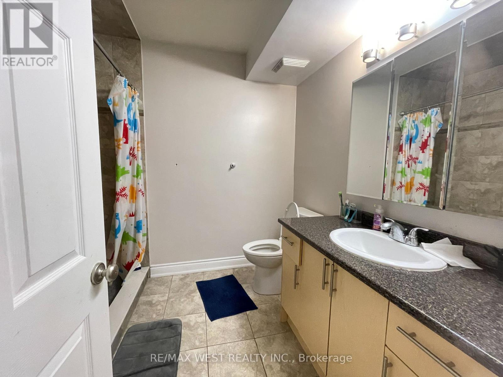 Upper - 25 Coronado Court, Toronto, Ontario  M9M 1S6 - Photo 4 - W13806198