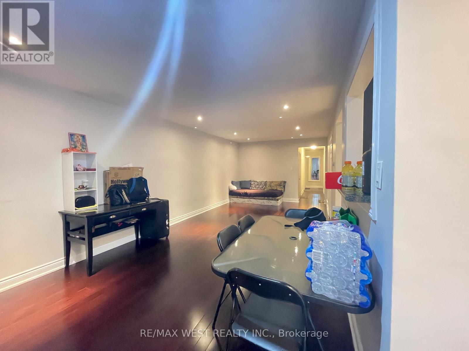 Upper - 25 Coronado Court, Toronto, Ontario  M9M 1S6 - Photo 7 - W13806198